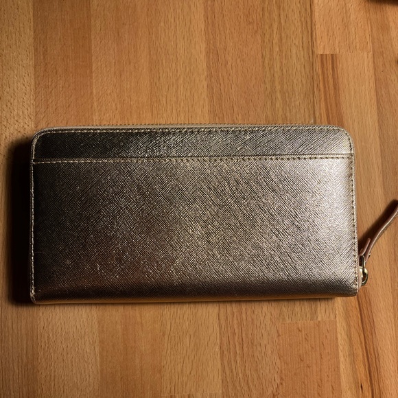 Kate Spade Long Zip Wallet in Rose Gold - EUC - Picture 2 of 7